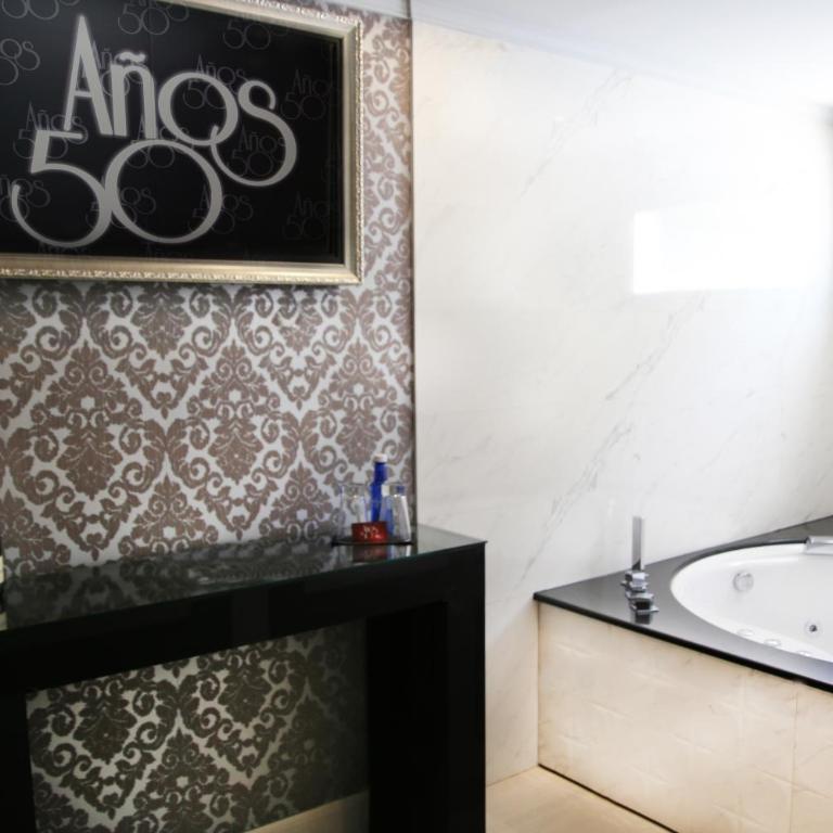 Hotel Años 50 - Habitación Super Deluxe con bañera de hidromasaje - 11