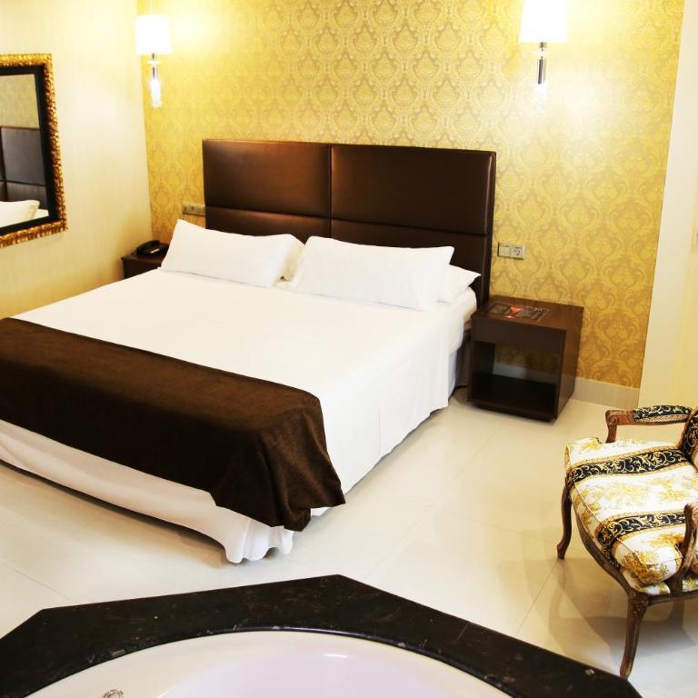 Hotel Años 50 - Habitación Super Deluxe con bañera de hidromasaje - 5
