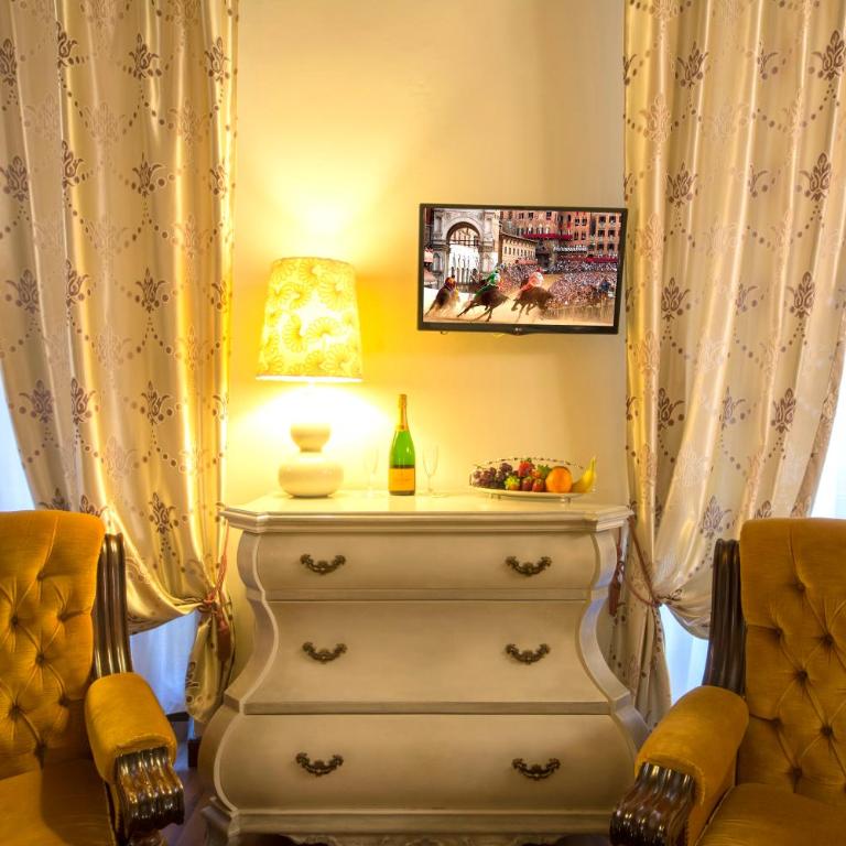 B&B Pantaneto - Palazzo Bulgarini - Camera Matrimoniale Superior - 3