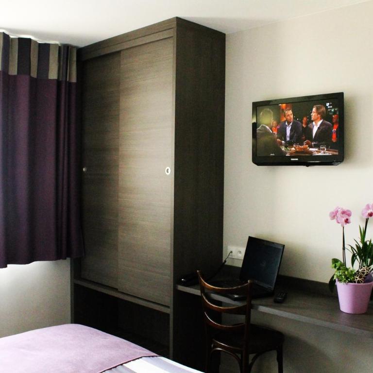 Hôtel des Rosiers - Chambre Lit King-Size - Vue sur Montagne - 6