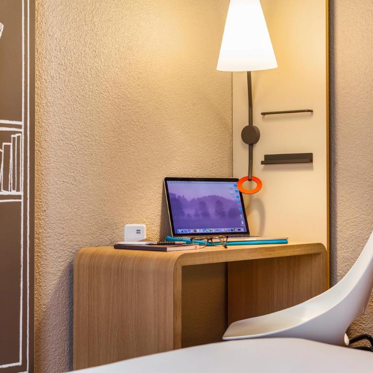 ibis Paris Gare De L'Est TGV - Deux Chambres Doubles Adjacentes - 4