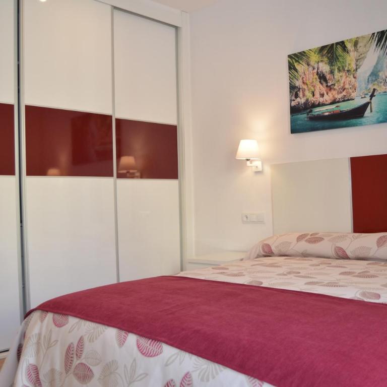 ApartSuits Tarragona Rambla Nova 24 - Apartamento con balcón - 1