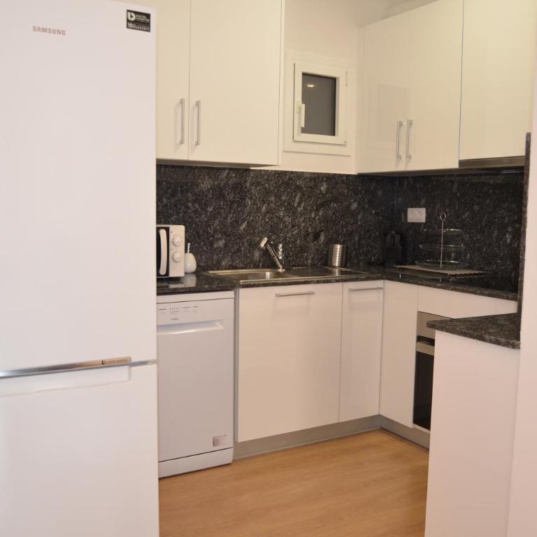 ApartSuits Tarragona Rambla Nova 24 - Apartamento con balcón - 16