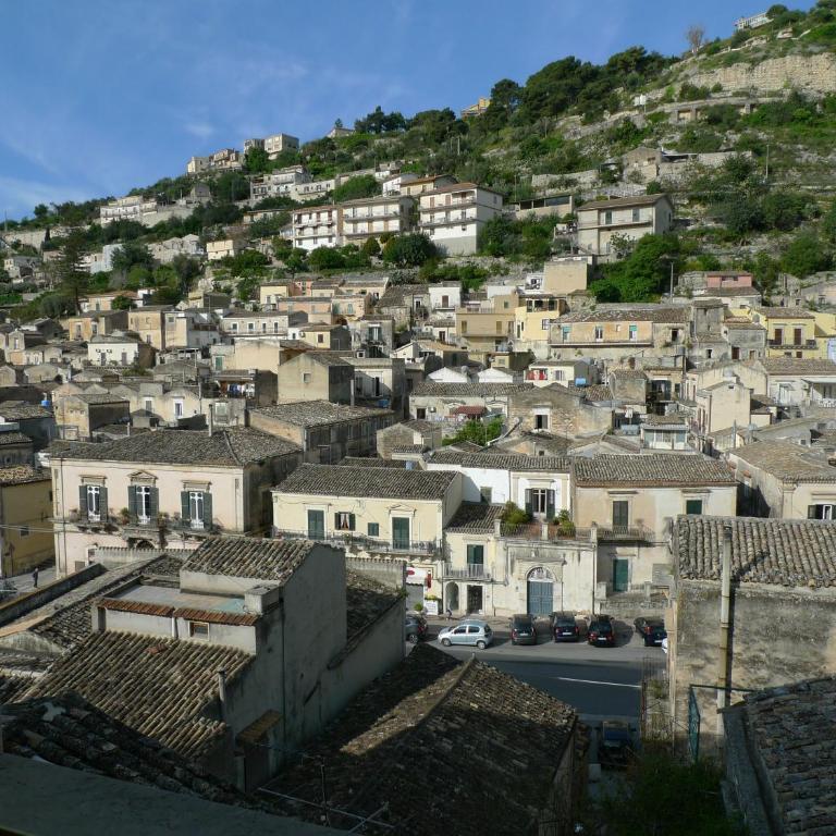 I Tetti di Siciliando - Camera Standard Doppia con Letti Singoli con Bagno in Comune - 1