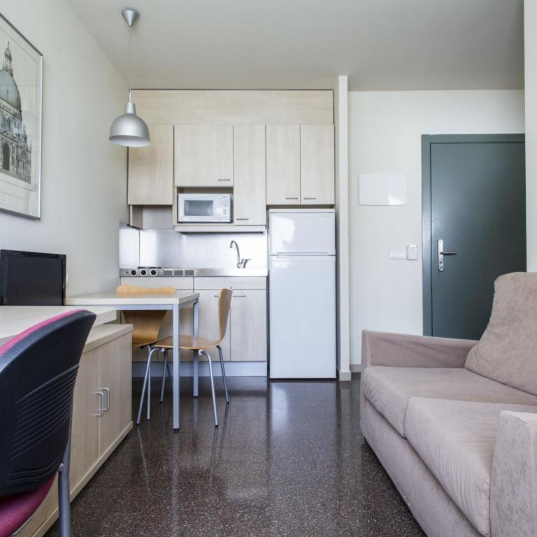 Residencia Universitaria Resa Los Abedules - Estudio con 2 camas individuales - 4