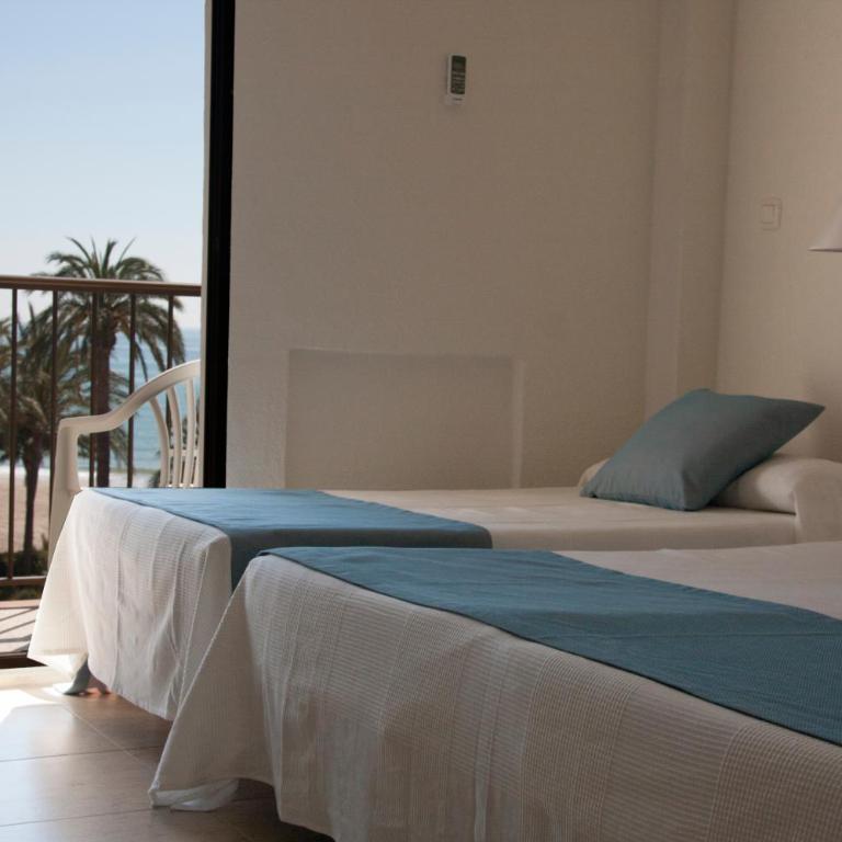 Hotel Sicania - Triple Room with Pool View - 1