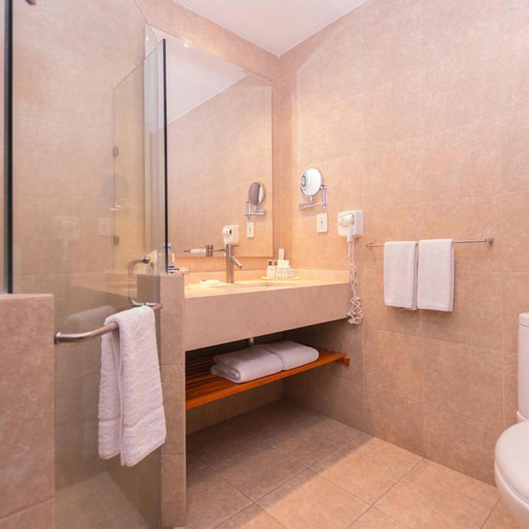 Hotel Crown Victoria - Junior Suite - 9