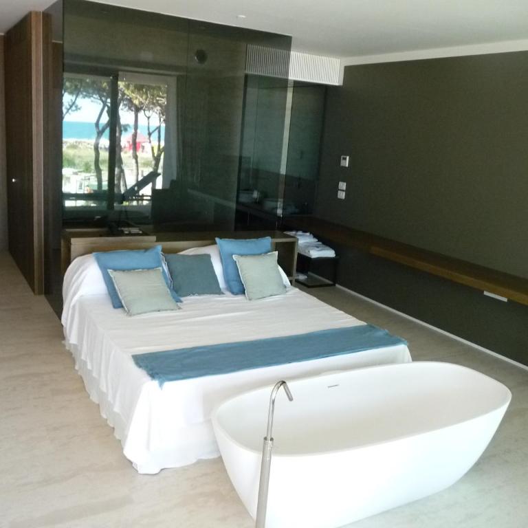 Hotel Mediterraneo Suite&Residence - Suite con Balcone - 1