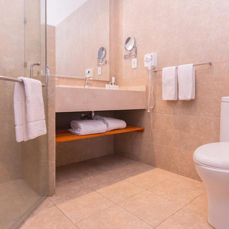 Hotel Crown Victoria - Junior Suite - 11