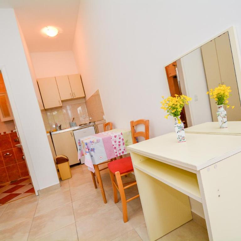 Apartments Kristina Jaz Budva - Studio Apartment - 9