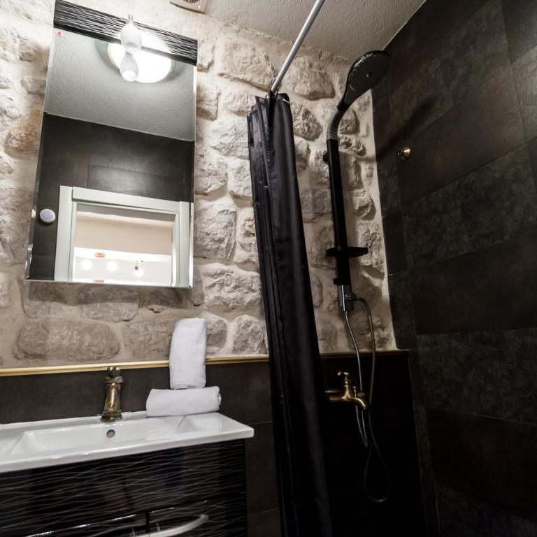 Hill Apartments - Studio with Sea View - 14