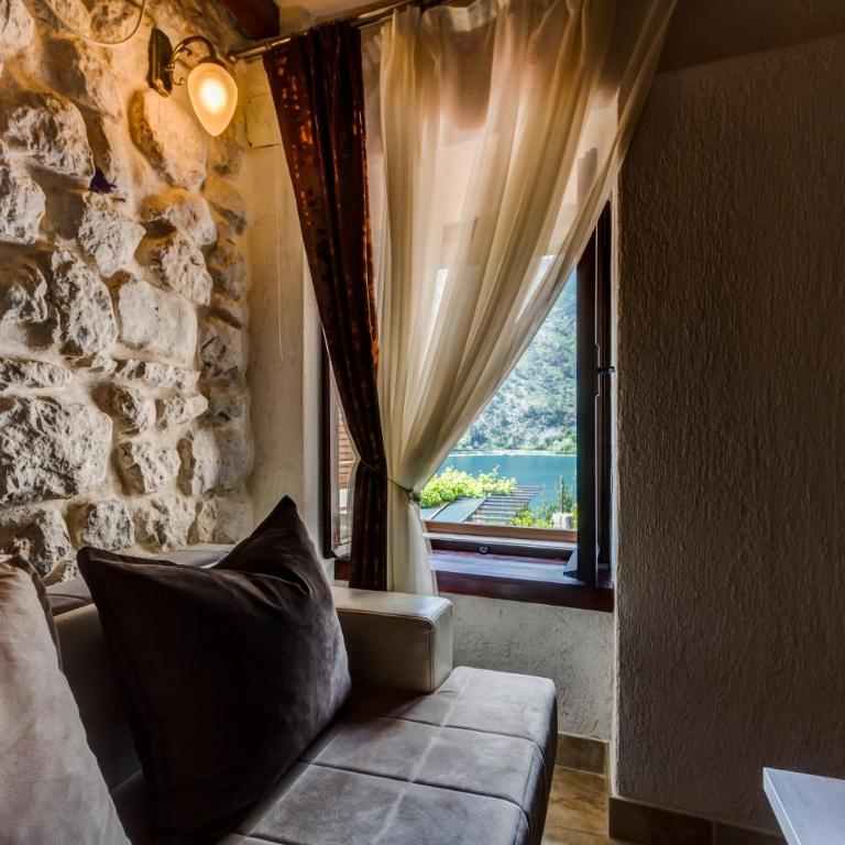 Hill Apartments - Studio with Sea View - 1