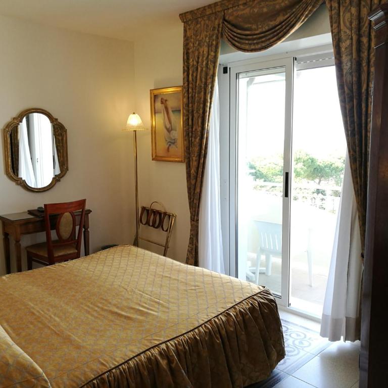 Hotel Miramare - Camera Economy Matrimoniale/Doppia con Letti Singoli con Terrazza e Vista Mare - 4