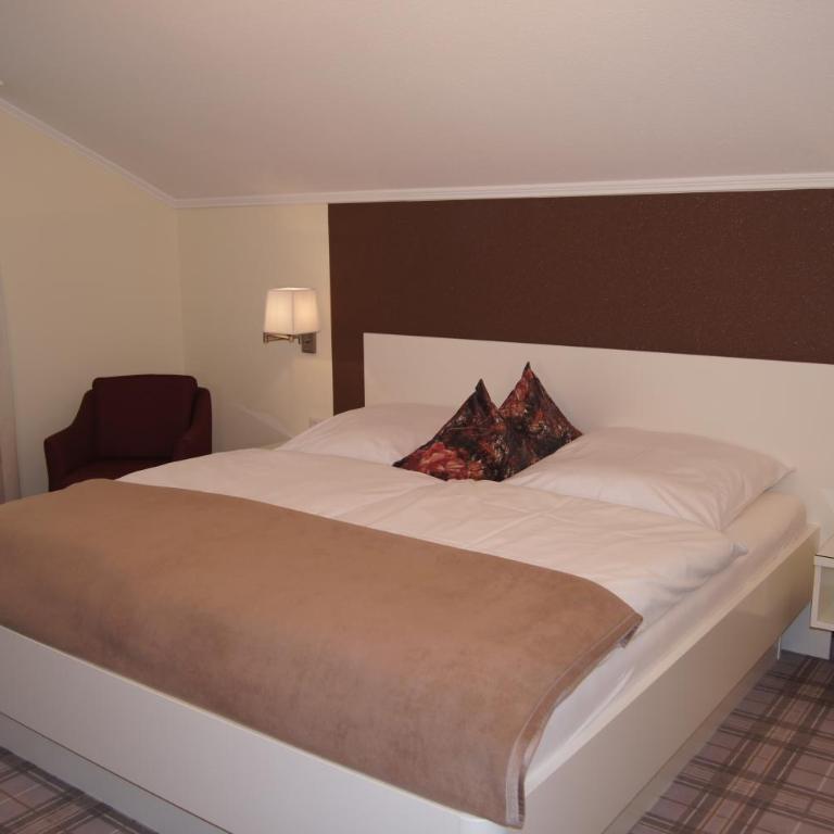 Hotel Christine - Doppelzimmer mit Dusche - 3