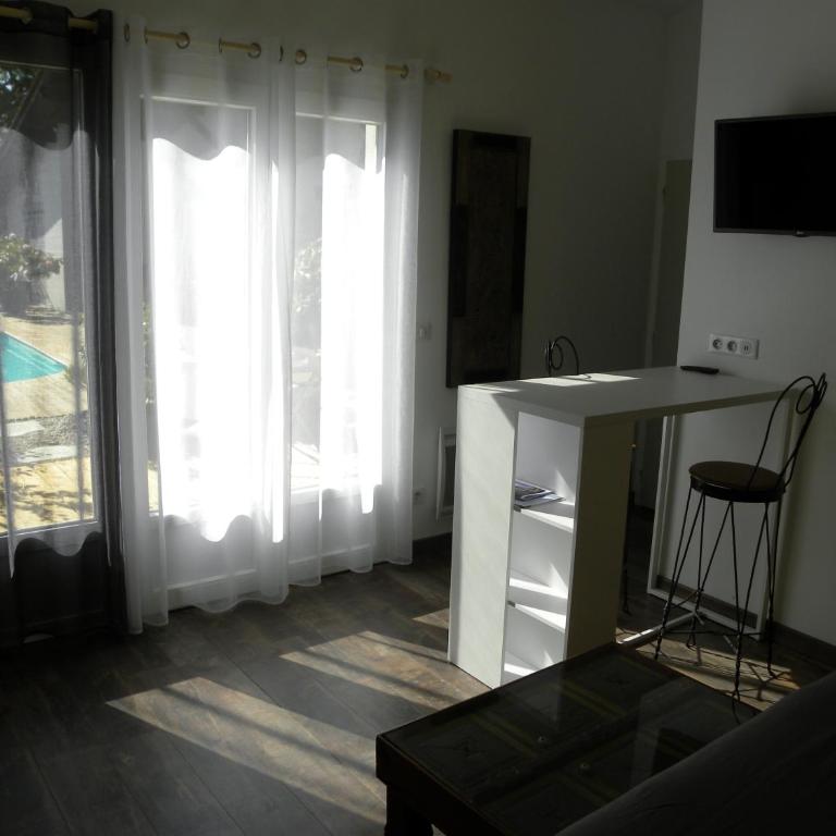 Villa Mogador Piscine et Balnéo - Chambre Double avec Baignoire Spa - 17