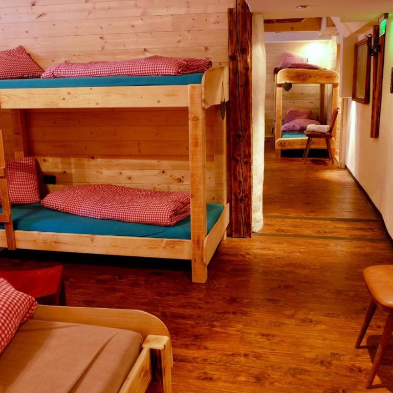 Hostel Weisses Rössl - Einzelbett im gemischten Schlafsaal - 1