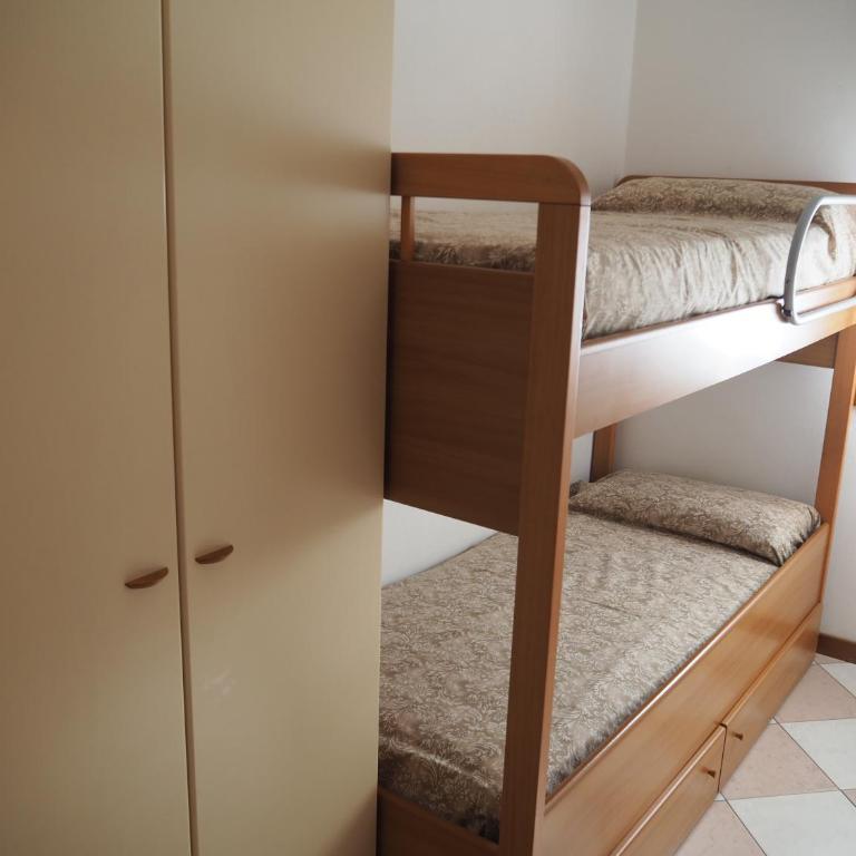 Family Apartments Residence Trieste - Appartamento con 2 Camere da Letto e Terrazza - 5