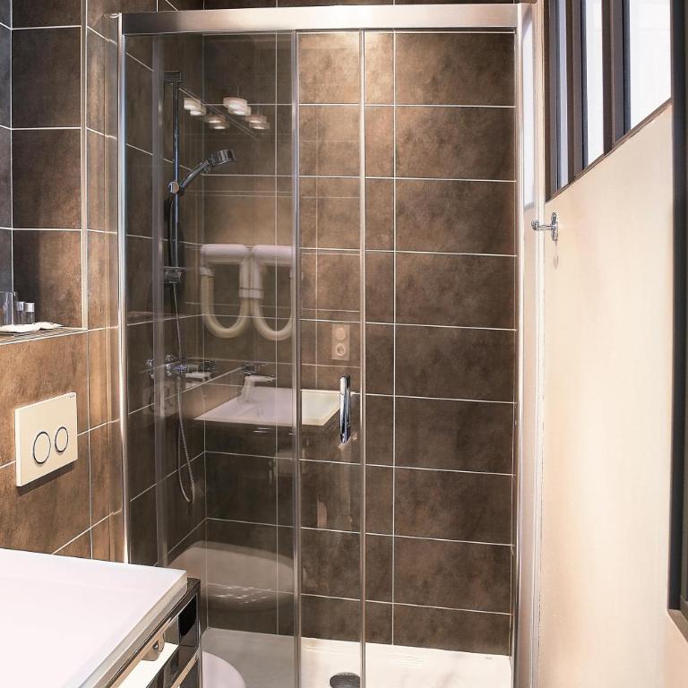 Logis Hôtel Restaurant Le Dauphin et Le Spa du Prieuré - Chambre Double Standard - 5