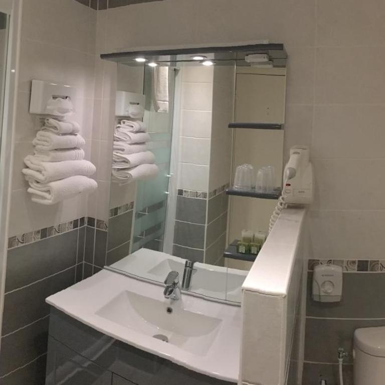 Logis Hotel Restaurant le Mirador - Chambre Double avec Terrasse Commune - 3