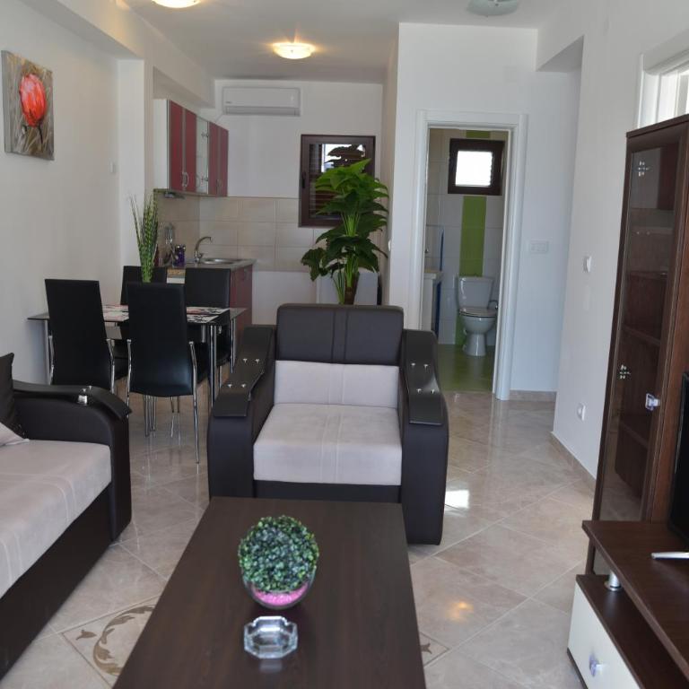 Apartmani Centar Igalo - Apartment with Sea View and Terrace A2 - 7