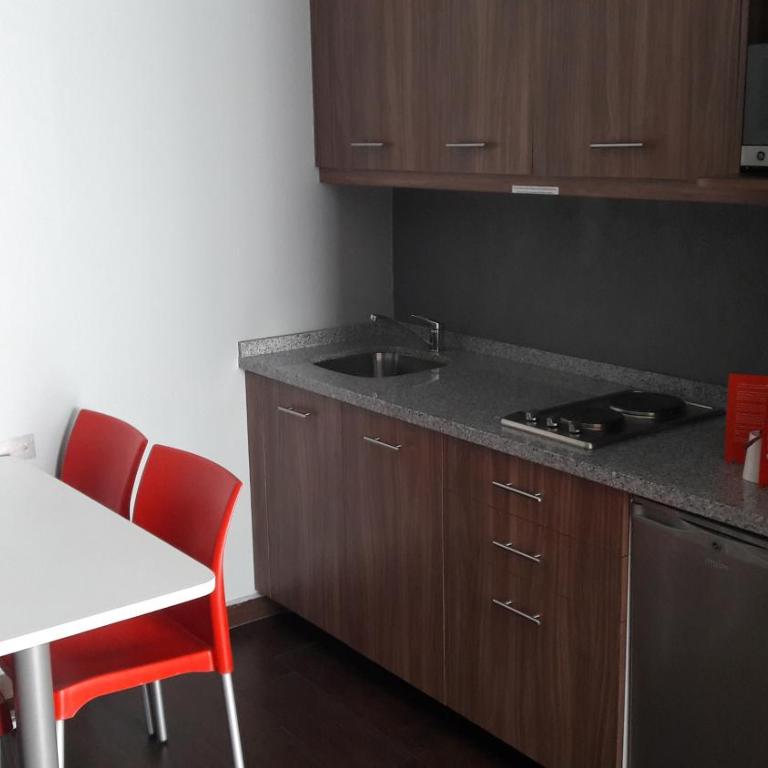 Hotel Block Suites - Suite Deluxe con cama extragrande - 4