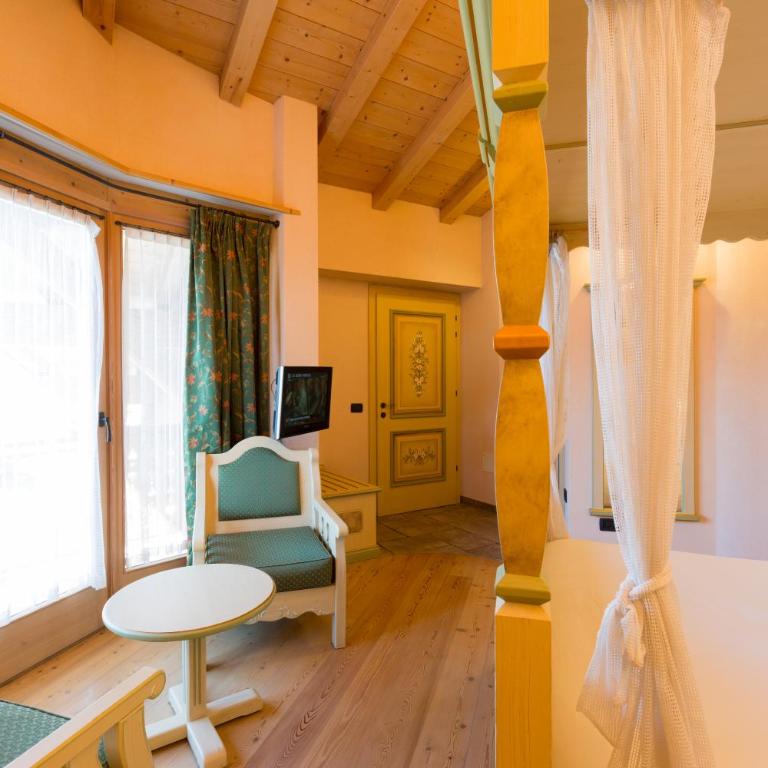 Hotel Pontiglia - Camera Matrimoniale Superior con Balcone - Dependance - 30