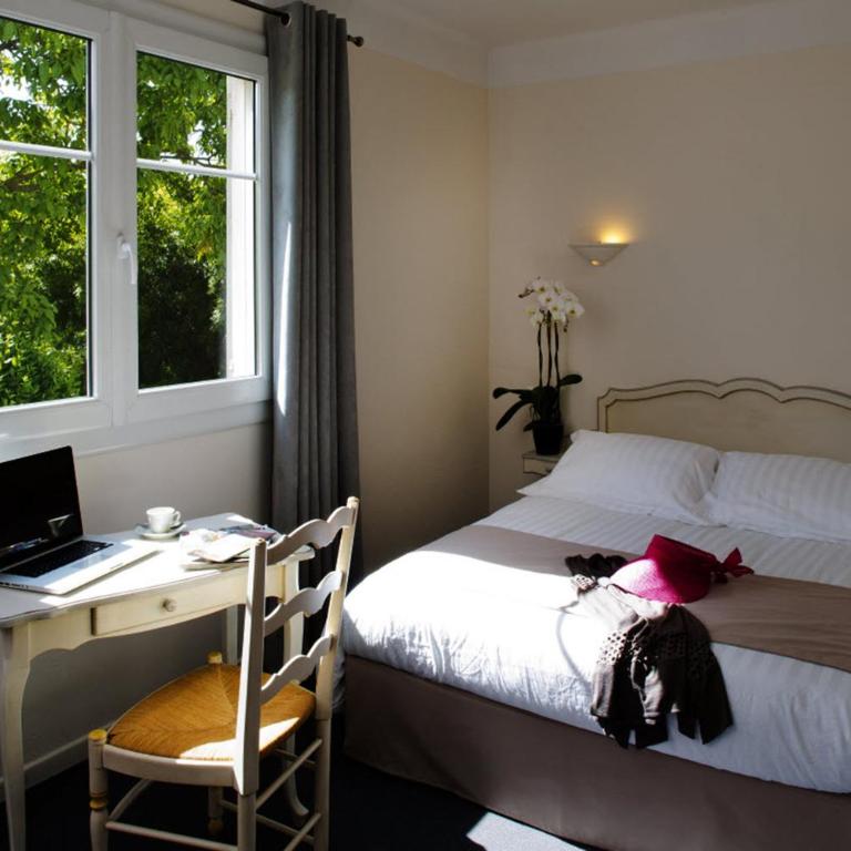 Hotel du Bosquet - Chambre Double ou Lits Jumeaux Supérieure - 7