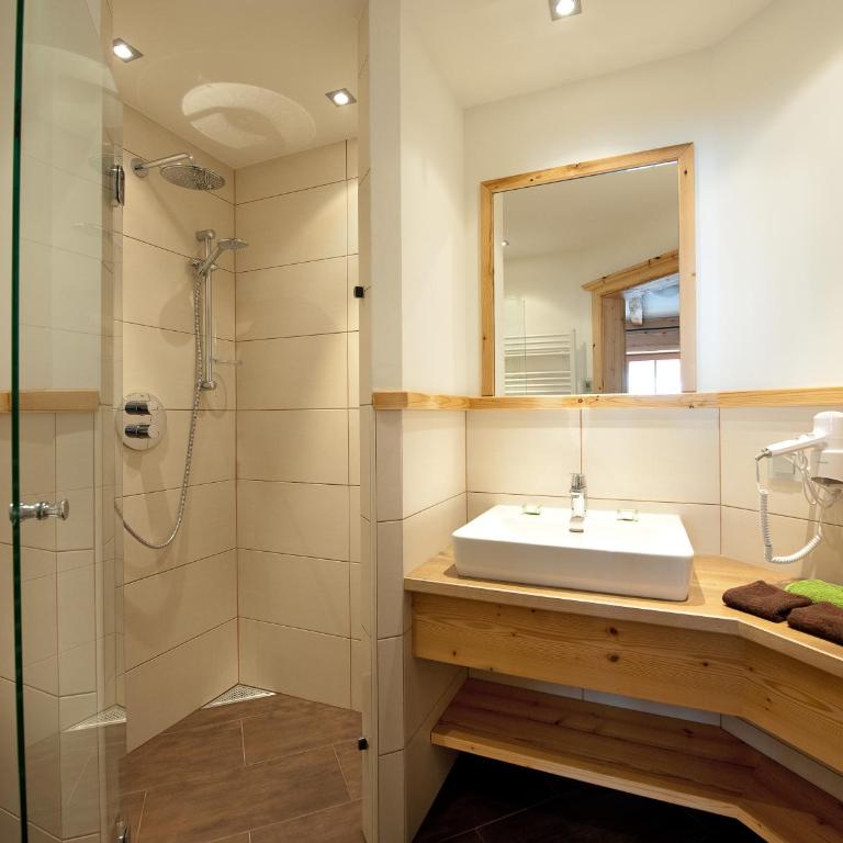 Herzwies - Three-Bedroom Apartment with Balcony - 6