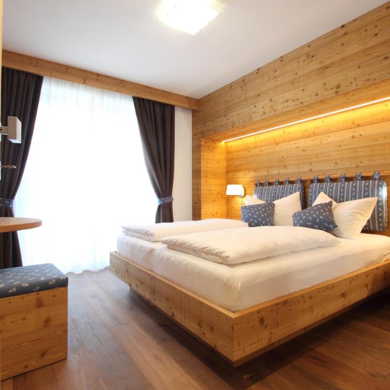 DOLOMITES B&B - Suites, Apartments and SPA - Standard Doppelzimmer - 1