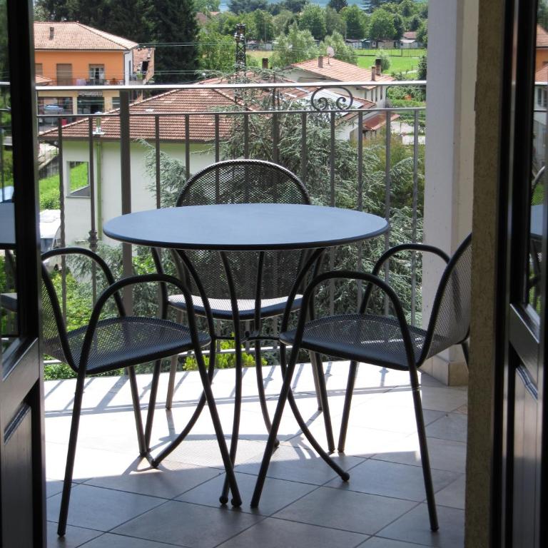 B&B Lori - Camera Familiare con Vista Lago - 3