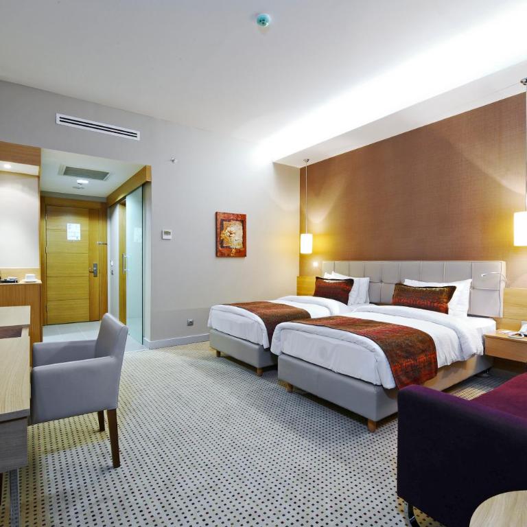 Ramada by Wyndham Podgorica - Executive Room with Two Single Beds - Non-Smoking - 4