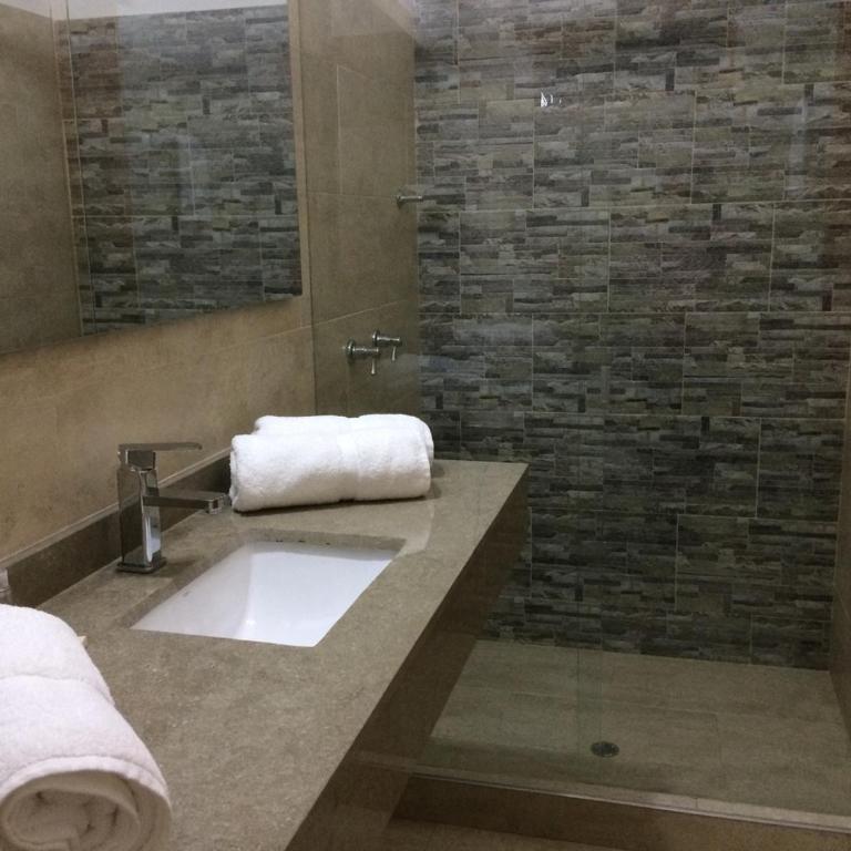 Hotel El Giro - Superior Family Room - 7