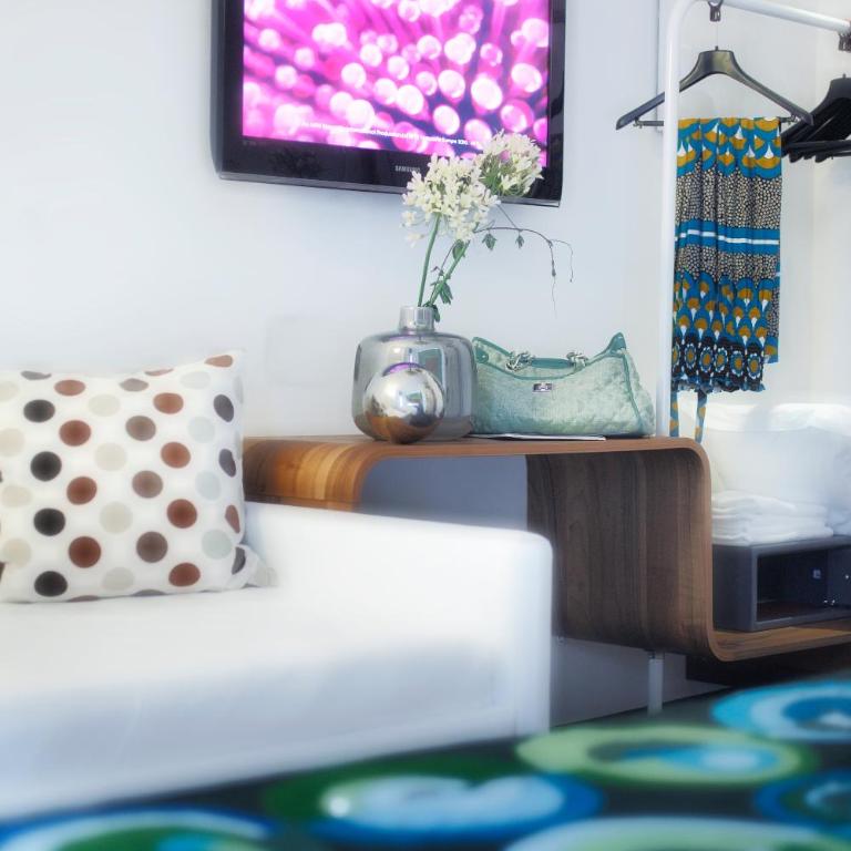 Q Hotel - Camera Tripla - 5