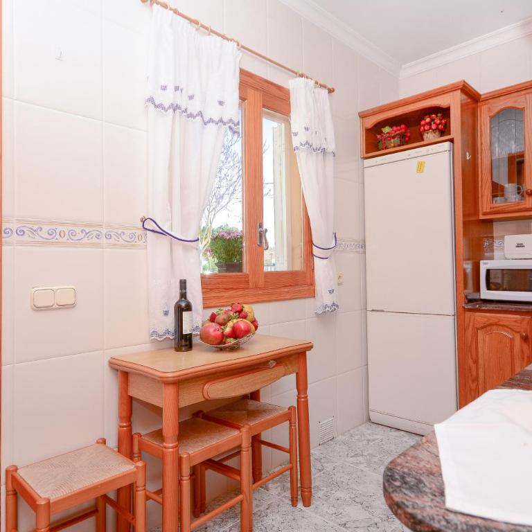 Pinya - Three-Bedroom Villa - 8