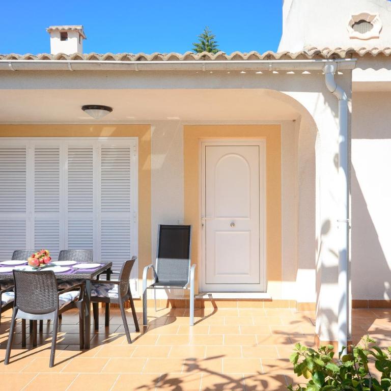 Pinya - Three-Bedroom Villa - 1
