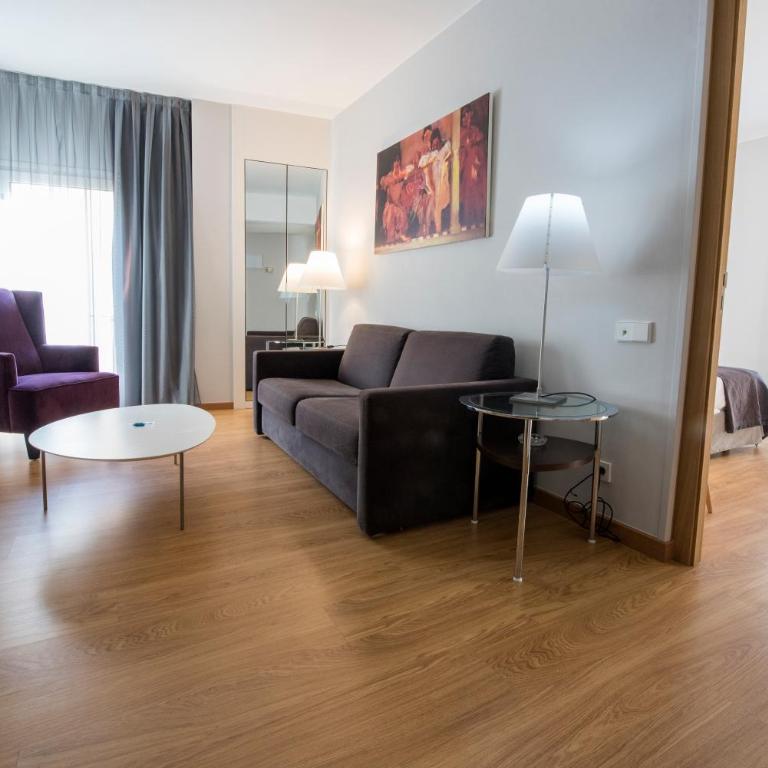 Silken Ramblas - Family Room (2 Adults + 2 Children) - 2