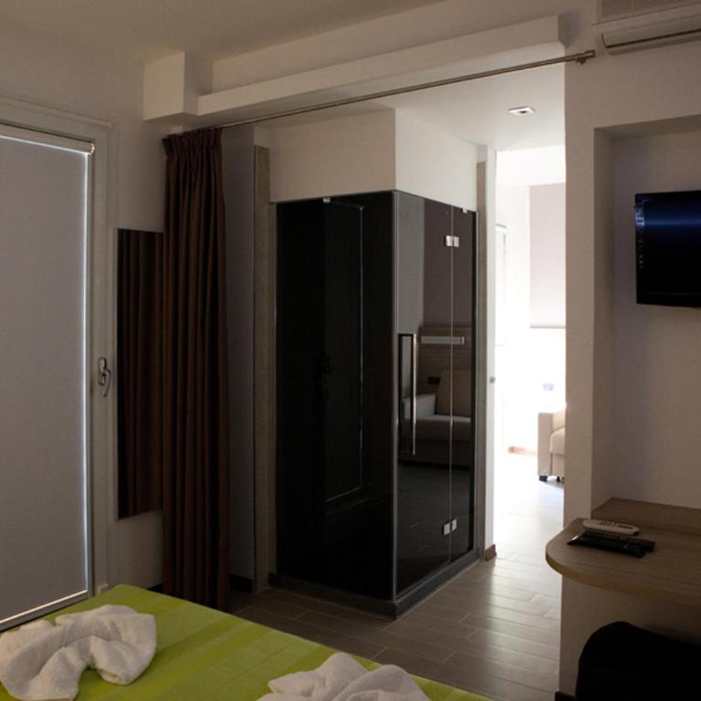 Hotel Santa Lucia - Queen Suite (2 Adults +2 Children) - 6