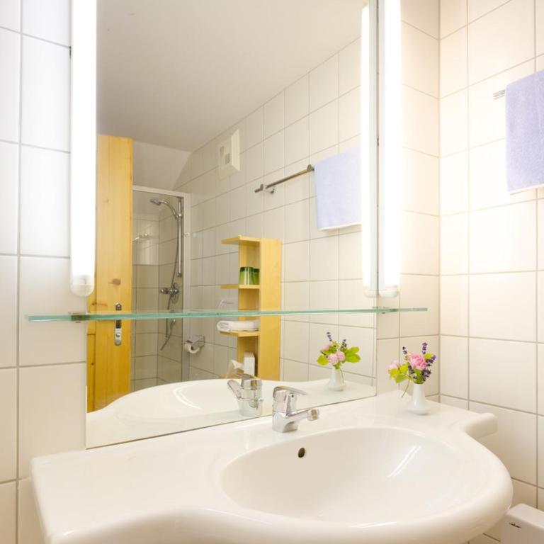 Frühstückspension "Schlosswirt" - Doppelzimmer mit Balkon - 3