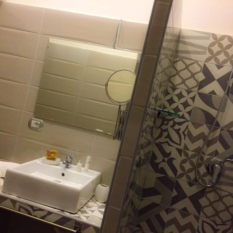 B&B Central Station Suite - Camera Quadrupla con Balcone - 5