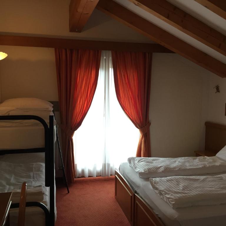 Hotel Collini - Habitación Cuádruple Económica - 1