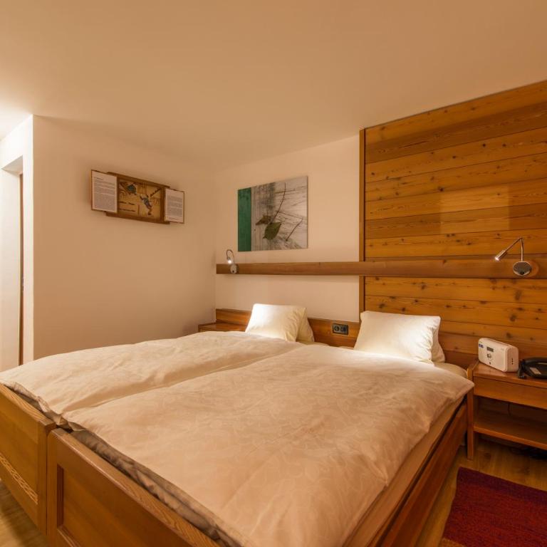 Hotel Glocke - Doppelzimmer mit Balkon - 12