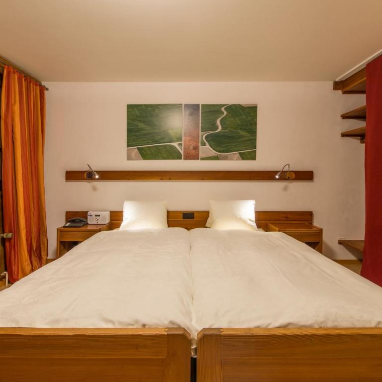 Hotel Glocke - Doppelzimmer mit Balkon - 6