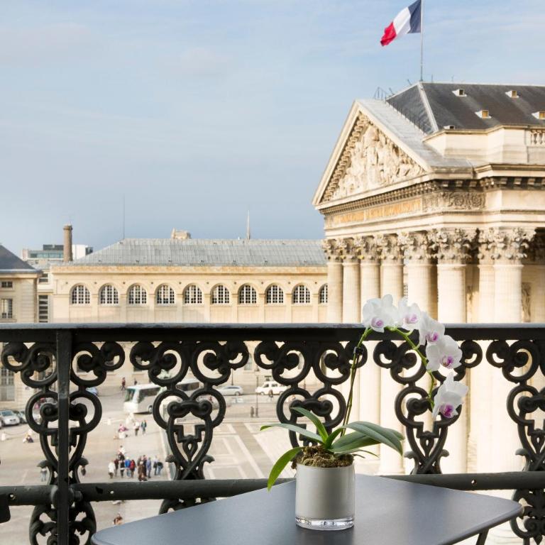 Hôtel Les Dames du Panthéon - Chambre Supérieure avec Balcon - 1