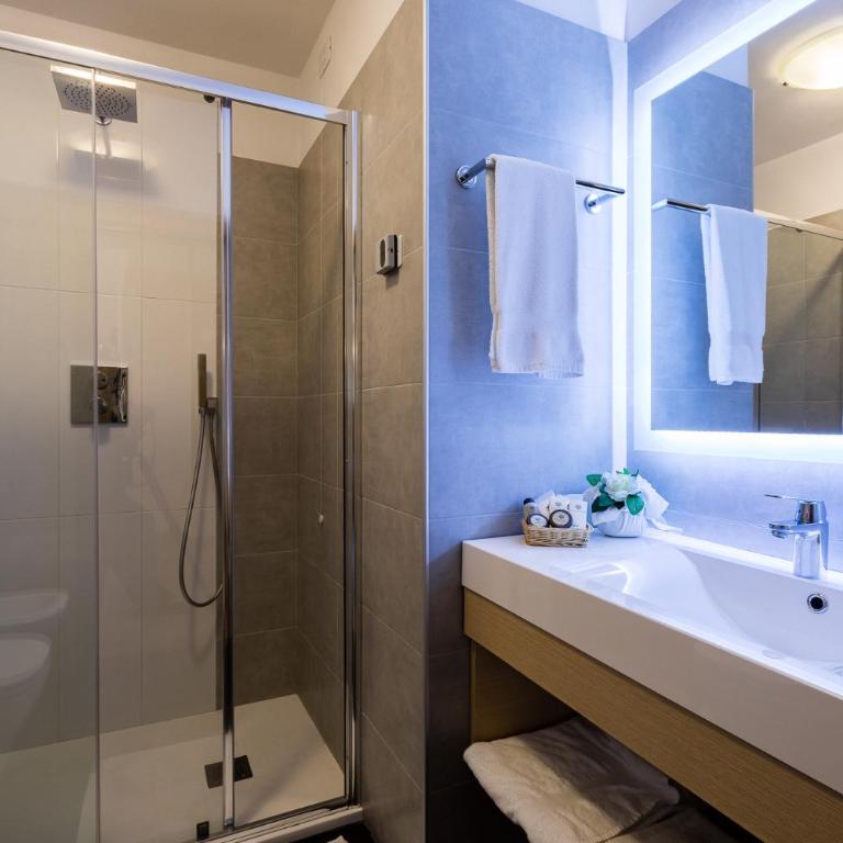 Hotel Collini - Habitación Doble Superior - 1 o 2 camas - 2