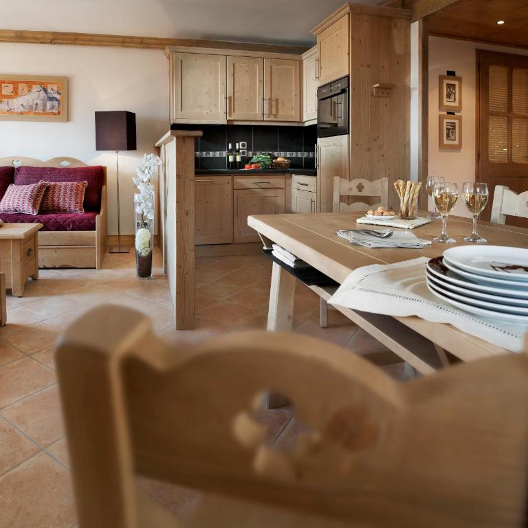 CGH Résidences & Spas La Reine des Prés - Appartement 3 Chambres (8 Adultes) avec Accès au Spa - 1