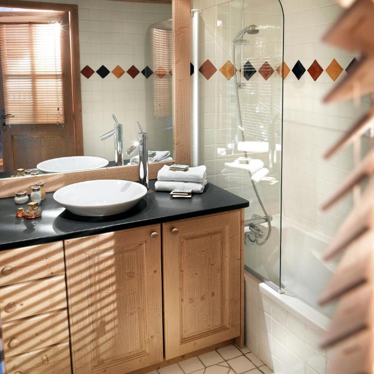 CGH Résidences & Spas La Reine des Prés - Appartement 1 Chambre (4 Adultes) avec Accès au Spa - 5