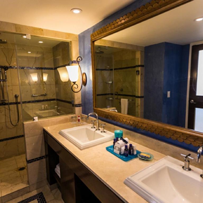 Princess Mundo Imperial Riviera Diamante Acapulco - Suite Junior con cama extragrande y vistas al campo de golf - 1