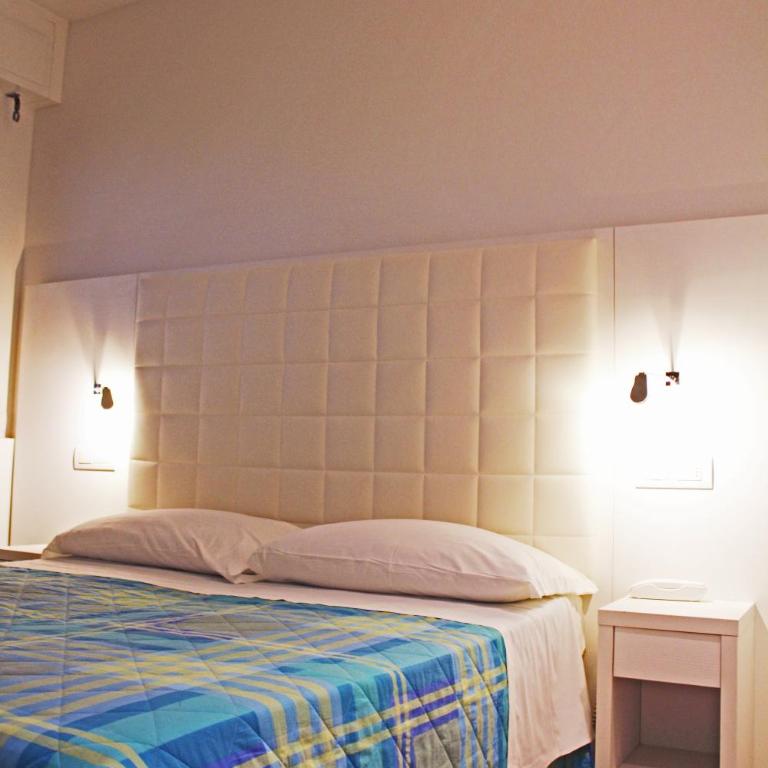 Hotel Saint Tropez - Double or Twin Room - 4