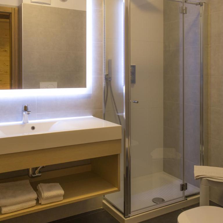 Hotel Collini - Habitación Doble Deluxe - 1 o 2 camas - 7
