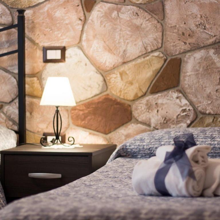 Rocca Pinta Guest House - Camera Matrimoniale con Letto Supplementare - 6